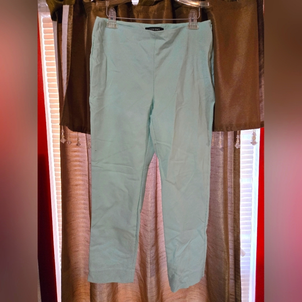Ellen Tracy cigarette pants size 10